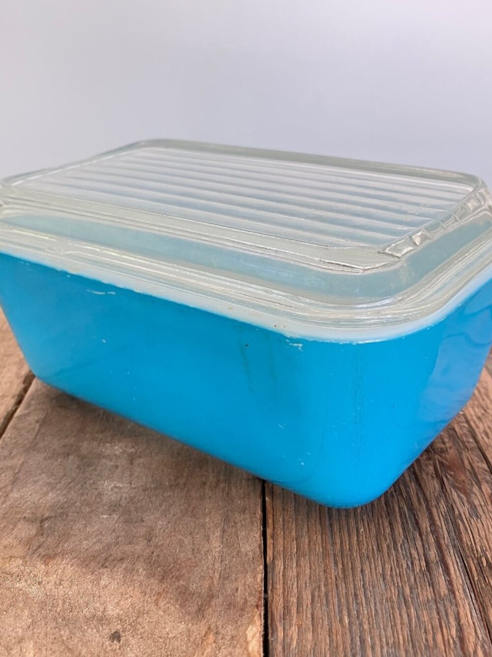 Pyrex 502 Blue Primary Fridge Dish - 1 1 /2 pt with Lid